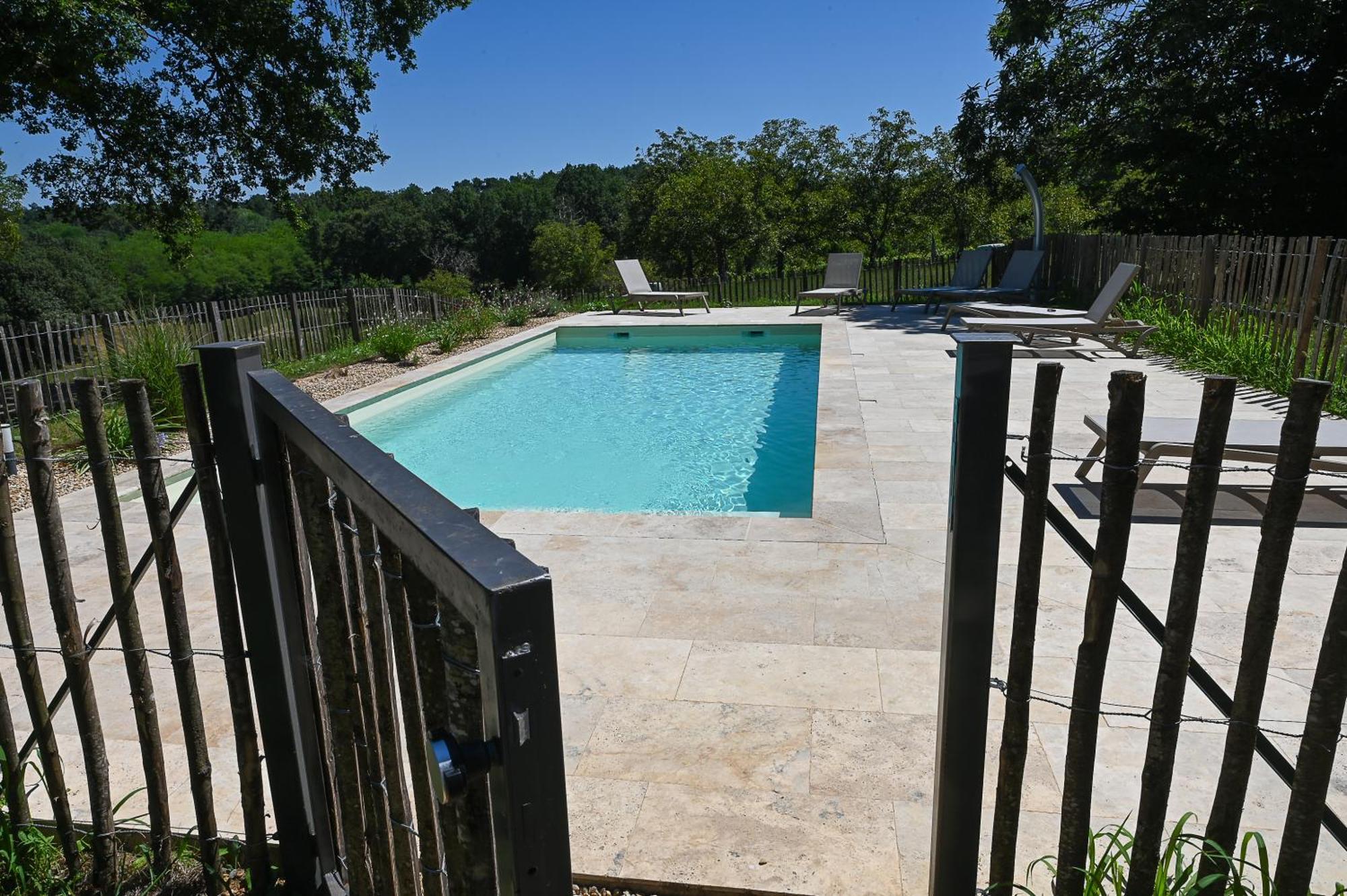 Gite Les Mareillauds - Piscine Salon Exterior photo