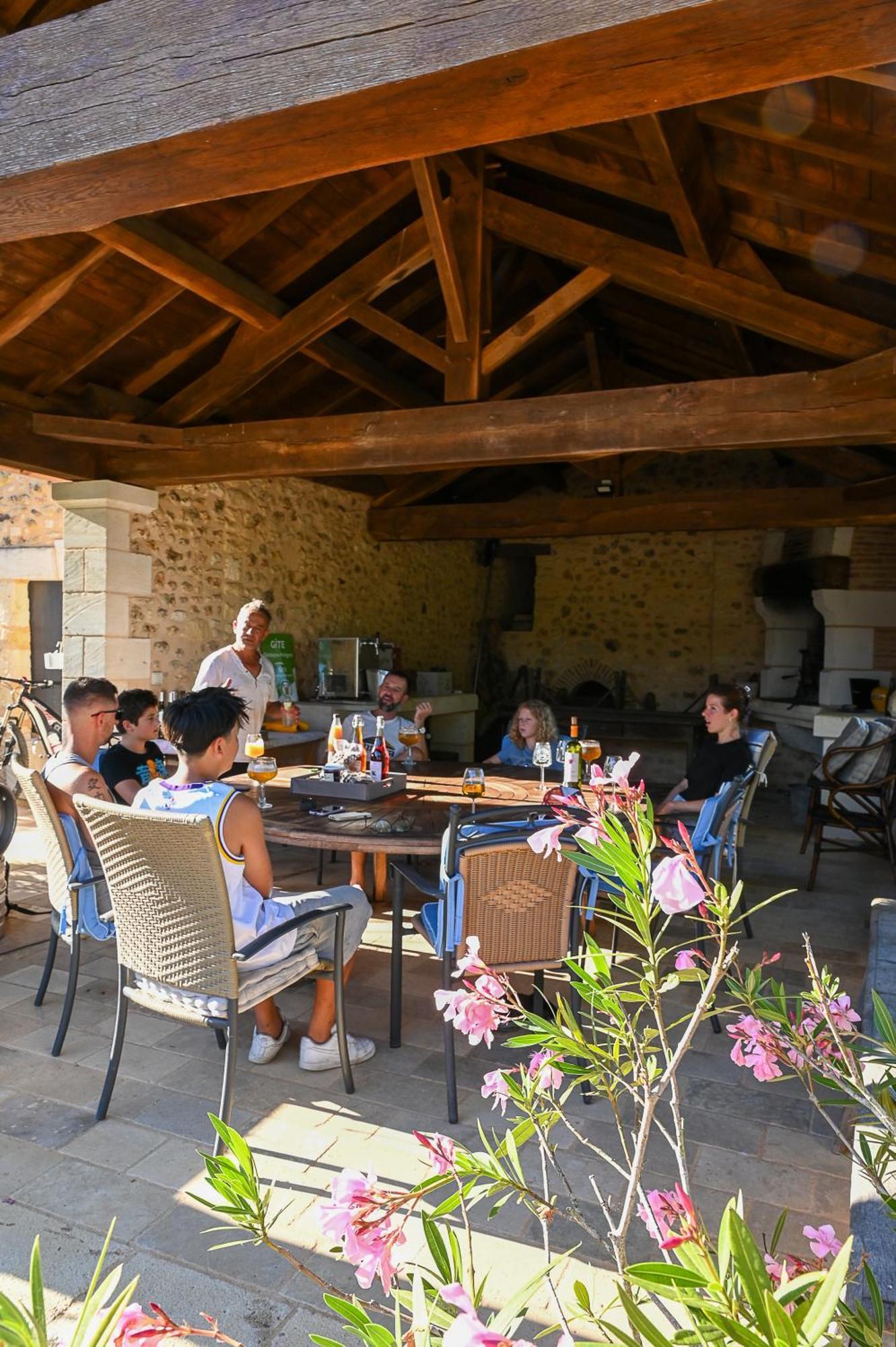 Gite Les Mareillauds - Piscine Salon Exterior photo